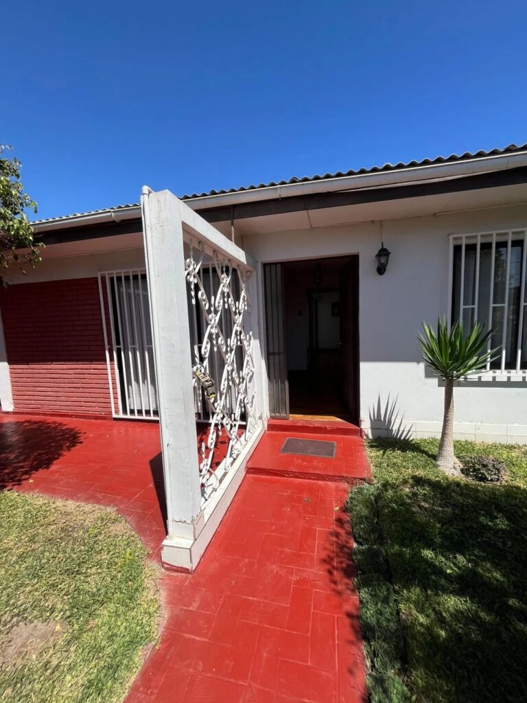 Casa en sector saucache Sur, Calle Cruz del Sur, barrio residencial consolidado de gran plusvalía.