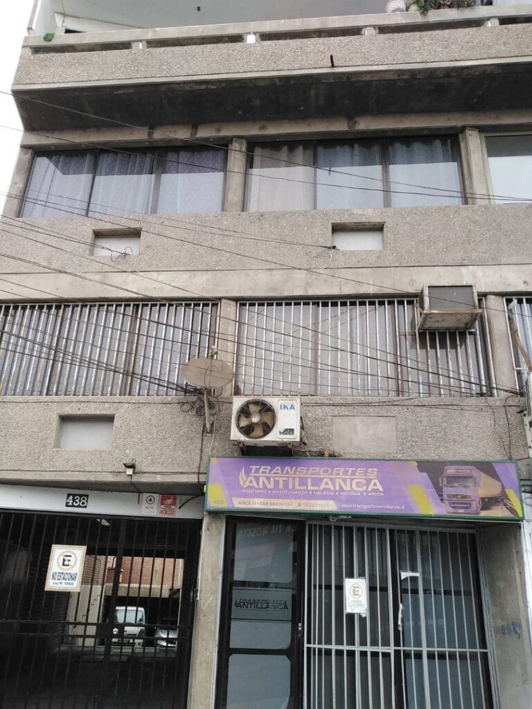 Venta excelente propiedad 2do. piso oficina o habitacional Edificio Eco Norte, ubicado en sector Centro de ciudad de Arica, cercana a la Catedral San Marcos, a la Plaza Colón, Boulevard 21 de Mayo, a Bancos, Notarias y comercio misceláneo.