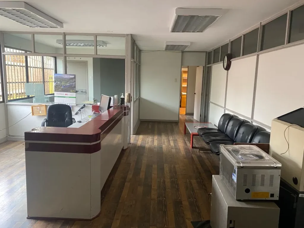 Venta excelente propiedad en 1er piso, oficina en Edificio Eco Norte, ubicado en sector Centro de ciudad de Arica, cercana a la Catedral San Marcos,a la Plaza Colón, Boulevard 21 de Mayo, a Bancos, Notarias y comercio misceláneo