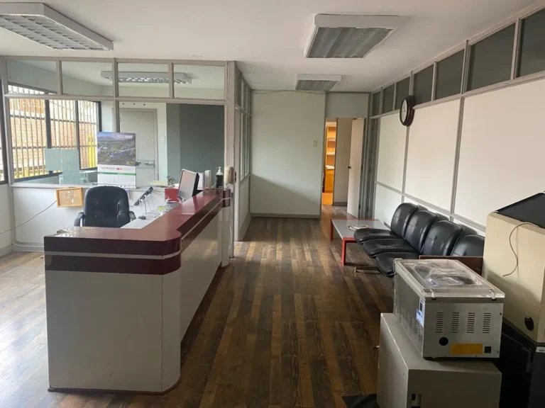 Venta excelente propiedad en 1er piso, oficina en Edificio Eco Norte, ubicado en sector Centro de ciudad de Arica, cercana a la Catedral San Marcos,a la Plaza Colón, Boulevard 21 de Mayo, a Bancos, Notarias y comercio misceláneo
