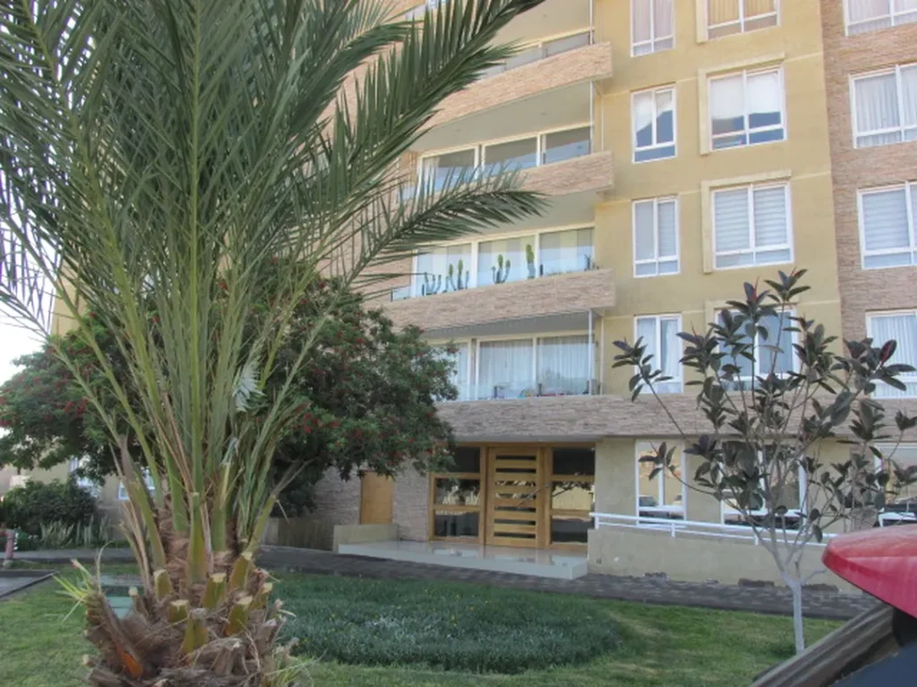 Venta de Hermoso y amplio departamento en venta en Edificio Condominio Vista Azapa.