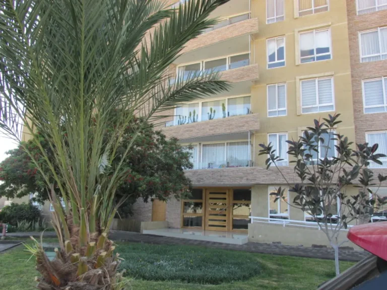 Venta de Hermoso y amplio departamento en venta en Edificio Condominio Vista Azapa.