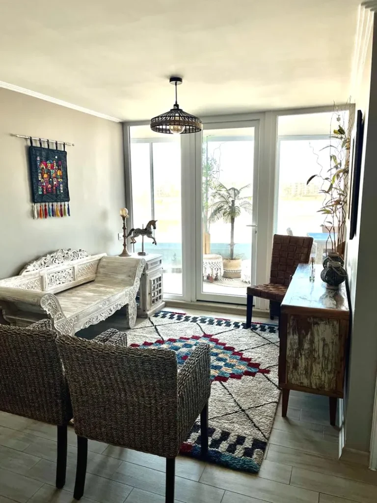 Arriendo un precioso departamento amoblado nuevo, en tercer piso en Edificio Vista Pacifico, en sector de playa Chinchorro.